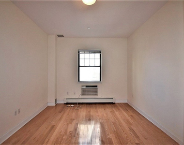 101 Clinton Street - Photo Thumbnail 5