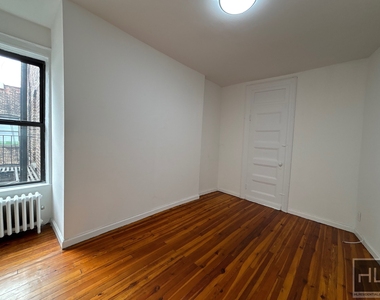 York Avenue - Photo Thumbnail 1