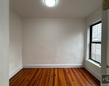 York Avenue - Photo Thumbnail 2