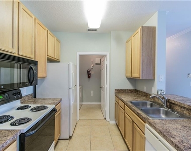 10203 Courtney Palms Boulevard - Photo Thumbnail 9