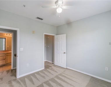 10203 Courtney Palms Boulevard - Photo Thumbnail 12