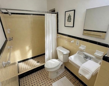 935 17th Avenue S - Photo Thumbnail 8