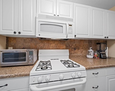 10038 62nd Terrace N - Photo Thumbnail 9
