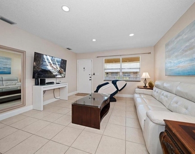 10038 62nd Terrace N - Photo Thumbnail 5