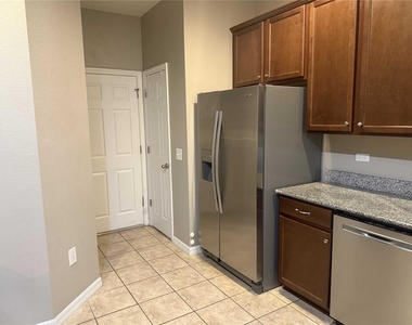 12030 Silverlake Park Drive - Photo Thumbnail 4