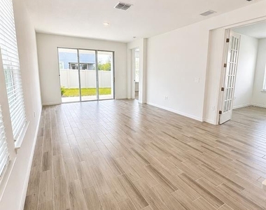 994 Teal Creek Drive - Photo Thumbnail 6