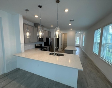 994 Teal Creek Drive - Photo Thumbnail 17