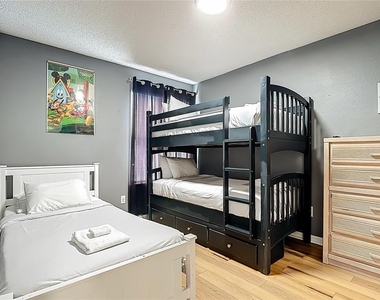 2753 N Poinciana Boulevard - Photo Thumbnail 14