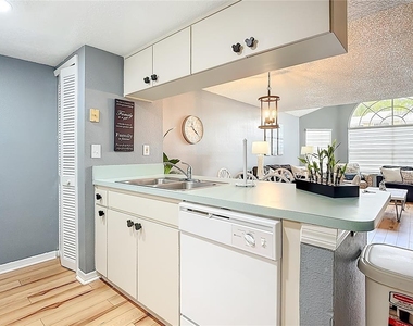 2753 N Poinciana Boulevard - Photo Thumbnail 12