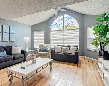 2753 N Poinciana Boulevard - Photo Thumbnail 4