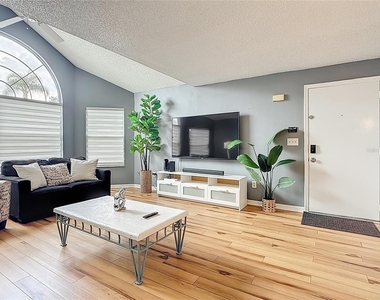 2753 N Poinciana Boulevard - Photo Thumbnail 5