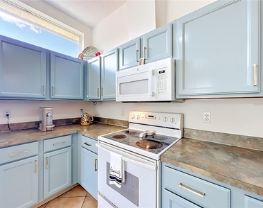 2125 Emerald Green Circle - Photo Thumbnail 23