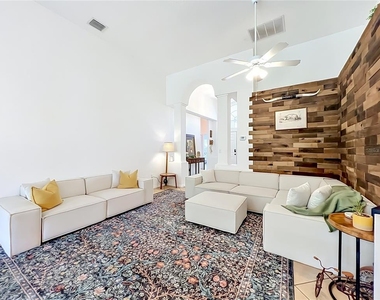2125 Emerald Green Circle - Photo Thumbnail 15