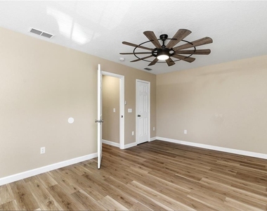 623 Coconut Palm Way - Photo Thumbnail 15