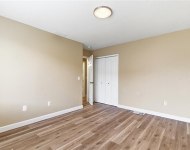 623 Coconut Palm Way - Photo Thumbnail 10