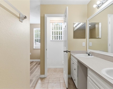 623 Coconut Palm Way - Photo Thumbnail 9