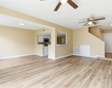 623 Coconut Palm Way - Photo Thumbnail 3