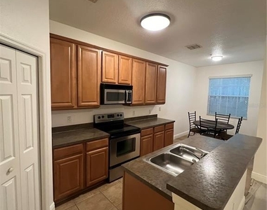 7523 Pellham Way - Photo Thumbnail 4