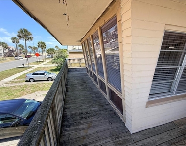 538 Revilo Boulevard - Photo Thumbnail 3