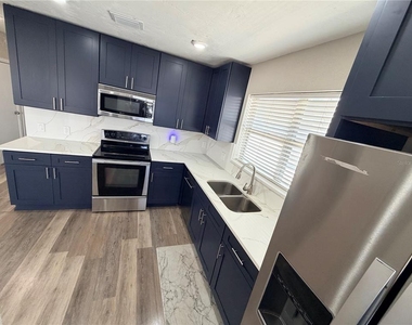 538 Revilo Boulevard - Photo Thumbnail 11