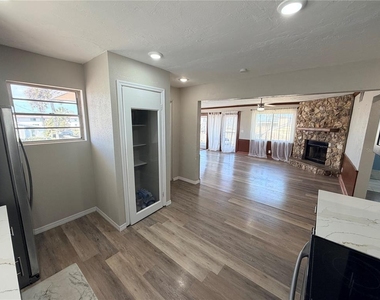 538 Revilo Boulevard - Photo Thumbnail 12