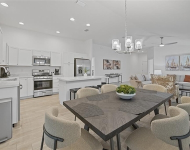 7661 Rutherford Lane - Photo Thumbnail 10