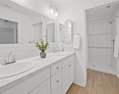 7661 Rutherford Lane - Photo Thumbnail 29