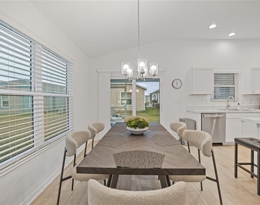 7661 Rutherford Lane - Photo Thumbnail 9