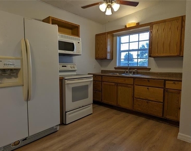 3108 Whiting Lane - Photo Thumbnail 13