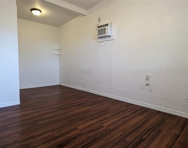 3108 Whiting Lane - Photo Thumbnail 11