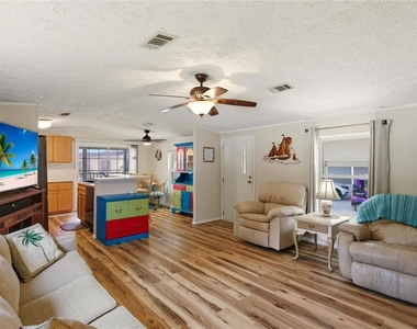15 N Cardinal - Photo Thumbnail 8