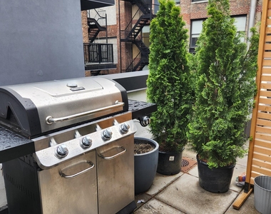 132 West 26th Street - Photo Thumbnail 3