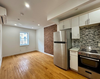 255 West 139th Street - Photo Thumbnail 2