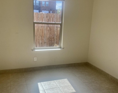 3328 Lincoln - Photo Thumbnail 9