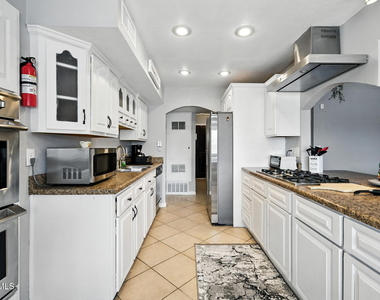 329 Sereno Dr Drive - Photo Thumbnail 9