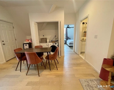 84 Lawrence Street - Photo Thumbnail 4