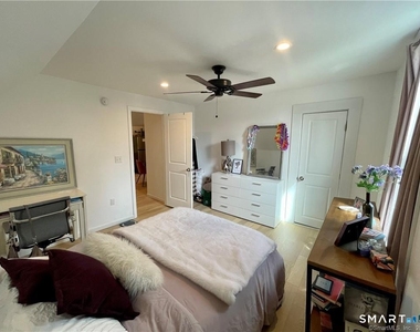 84 Lawrence Street - Photo Thumbnail 10