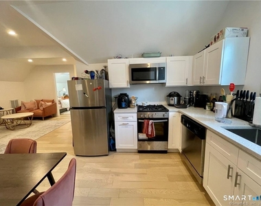 84 Lawrence Street - Photo Thumbnail 2