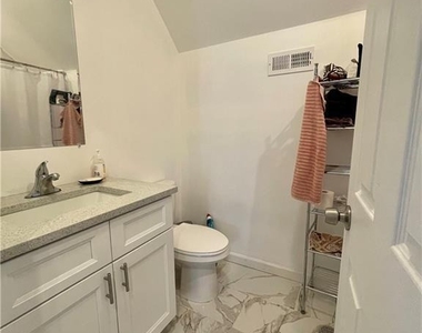 84 Lawrence Street - Photo Thumbnail 11