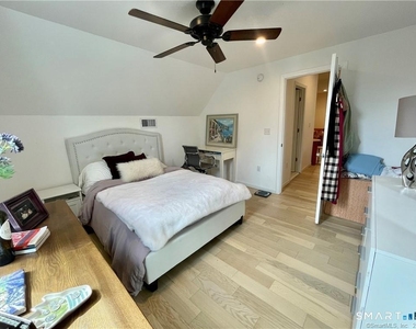 84 Lawrence Street - Photo Thumbnail 8