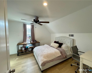 84 Lawrence Street - Photo Thumbnail 9