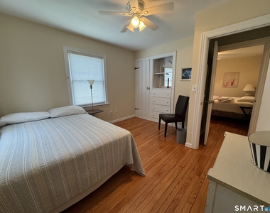 42 Parkway - Photo Thumbnail 9