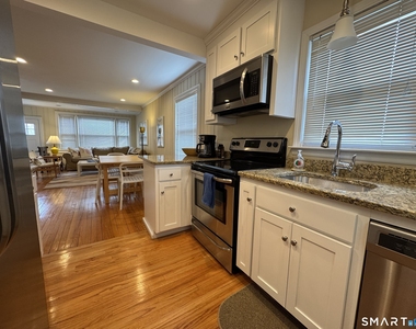 42 Parkway - Photo Thumbnail 3