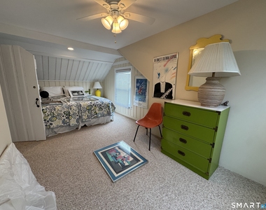 42 Parkway - Photo Thumbnail 12
