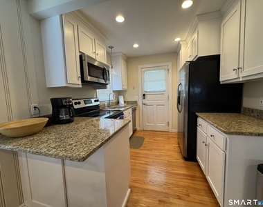 42 Parkway - Photo Thumbnail 2