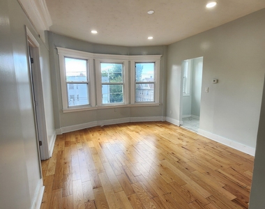 648 Ferry Street - Photo Thumbnail 12