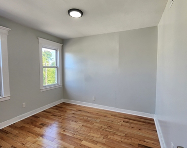 648 Ferry Street - Photo Thumbnail 7
