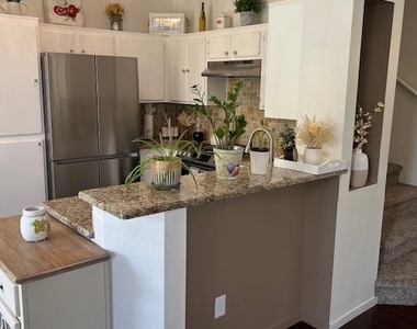 251 S Green Valley Parkway - Photo Thumbnail 11