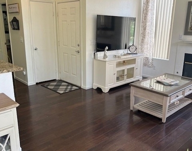 251 S Green Valley Parkway - Photo Thumbnail 2