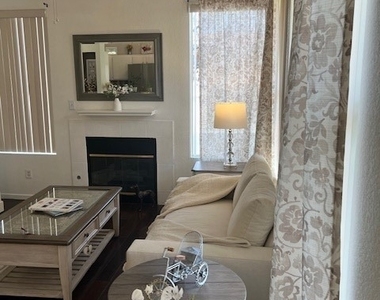 251 S Green Valley Parkway - Photo Thumbnail 4